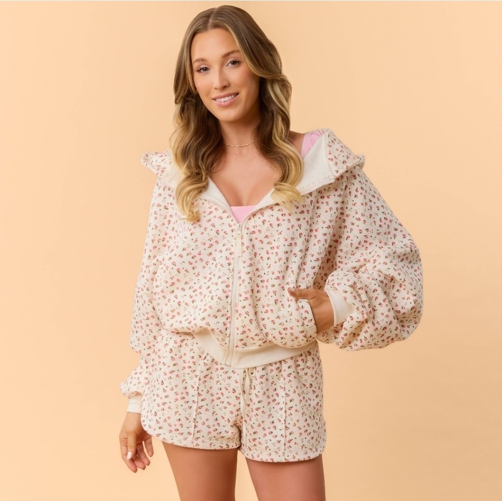 Blogilates | Marshmallow Full Zip Hooded Jacket + Dolphin Shorts Sweater Set